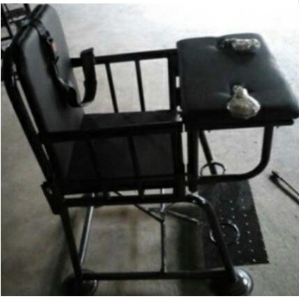 AZY-TR2型软包铁质审讯椅
