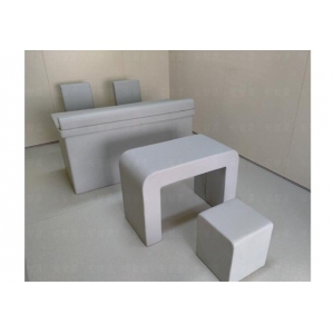 谈话室桌椅与被谈话人桌椅有什么不一样？