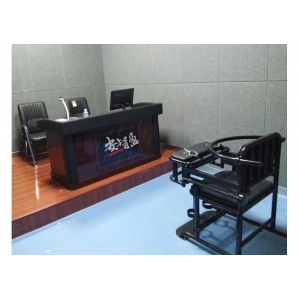 讯问室中审讯桌椅是怎么来布置的？