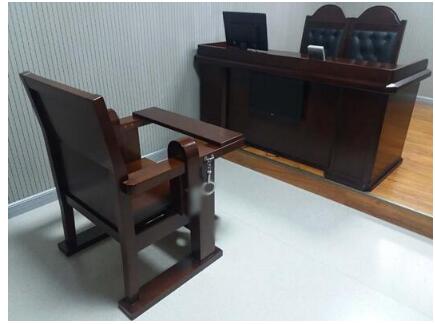 AZY-M12型木质审讯椅(图2) AZY-M12型木质审讯椅(图2)