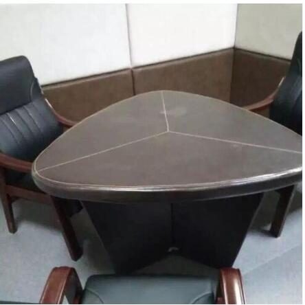 AZY-ZSJ4型软包三角谈话桌(图1) AZY-ZSJ4型软包三角谈话桌(图1)