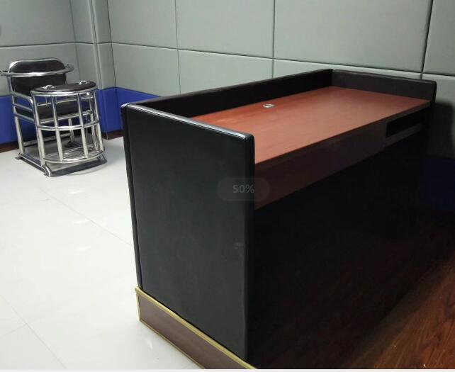 AZY-ZR34型软包审讯桌(图2)