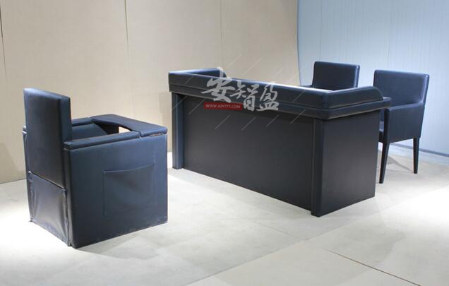 怎样选购审讯室内审讯桌椅等家具？