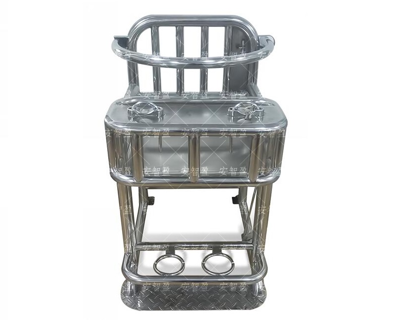 讯问椅不同寻常的结构特点表现在哪里？