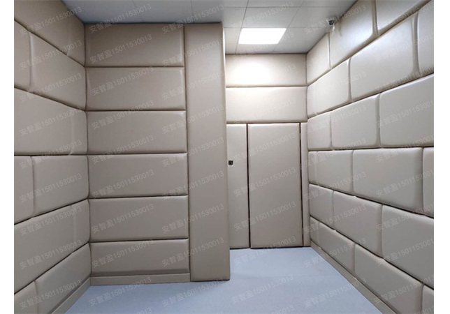 审讯室软包安装前应如何打基层？(图1)