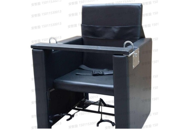 您想像中的讯问椅会是什么模样的？(图1)