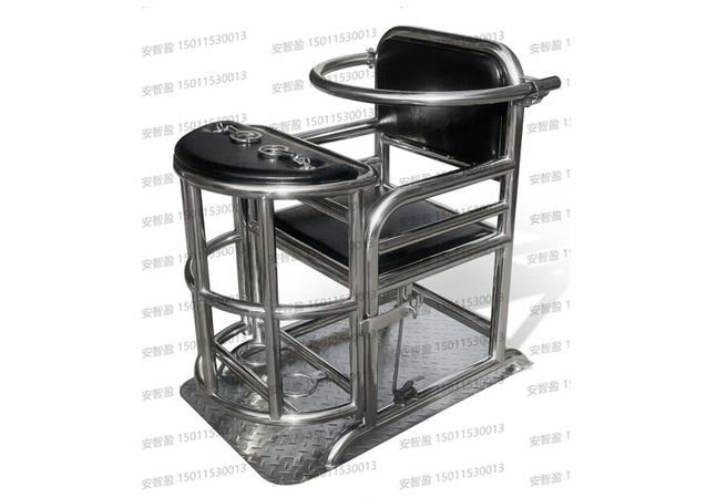 审讯椅的不同寻常之处表现在哪里？(图1)