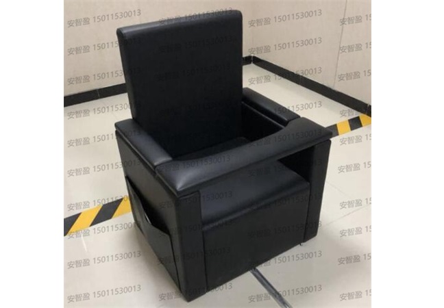审讯椅的结构特点和作用是如何实现的？(图1)