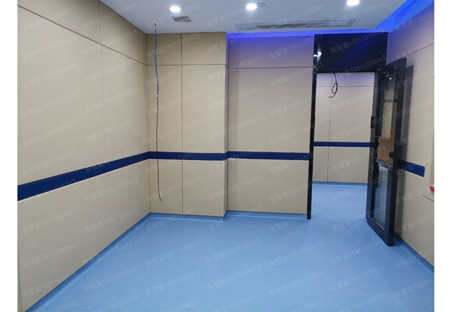 为什么审讯室询问室等要用软包背景墙？(图1)