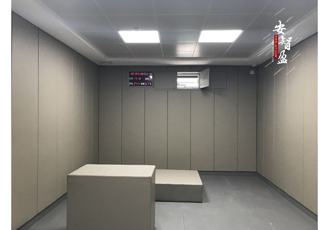 隔音的询问室是什么样子的？(图1)