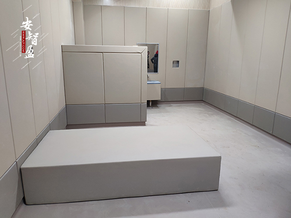 审讯室防撞软包地脚线的安装方法(图1)